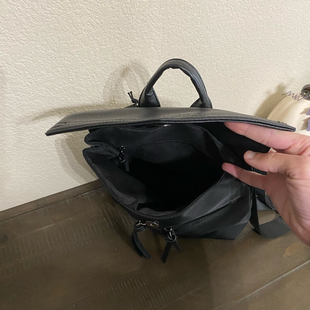 Botkier New York Trigger Backpack - Picture 3 of 4